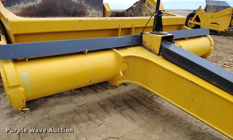 image for item EH0247 2018 John Deere 2010DE scraper