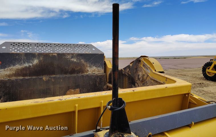 image for item EH0247 2018 John Deere 2010DE scraper