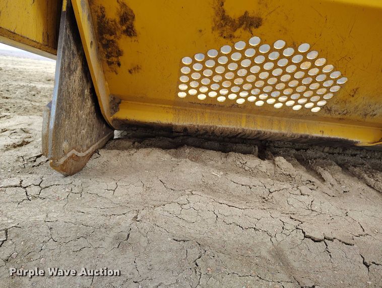 image for item EH0247 2018 John Deere 2010DE scraper