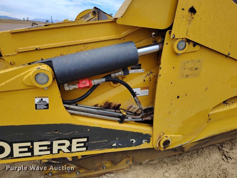 image for item EH0247 2018 John Deere 2010DE scraper