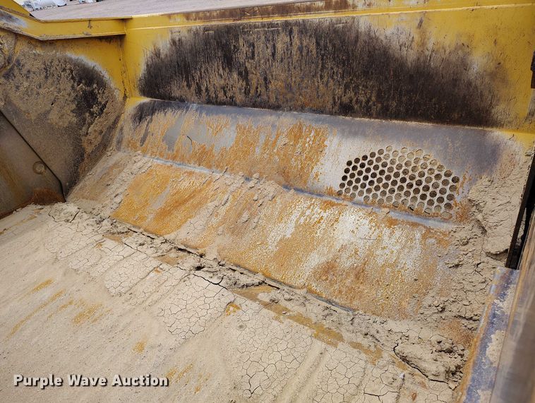 image for item EH0247 2018 John Deere 2010DE scraper