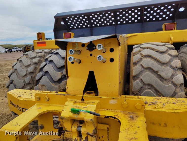 image for item EH0247 2018 John Deere 2010DE scraper