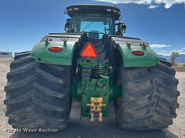 image for item EH0249 2018 John Deere 9470R Scraper Special 4WD tractor