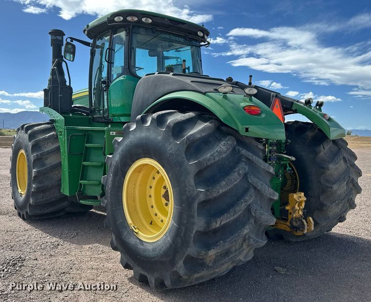 image for item EH0249 2018 John Deere 9470R Scraper Special 4WD tractor