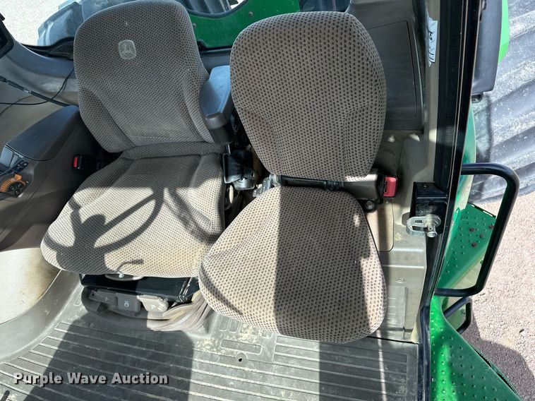 image for item EH0249 2018 John Deere 9470R Scraper Special 4WD tractor