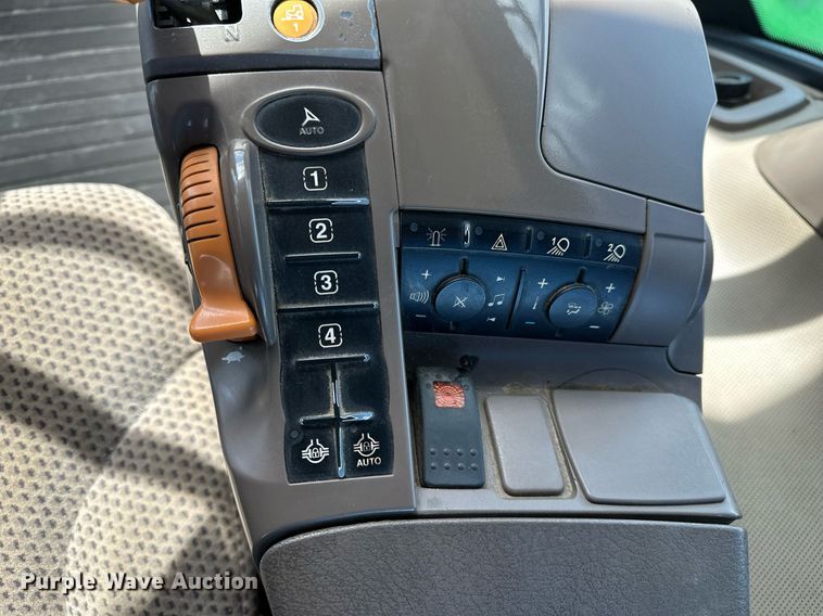 image for item EH0249 2018 John Deere 9470R Scraper Special 4WD tractor