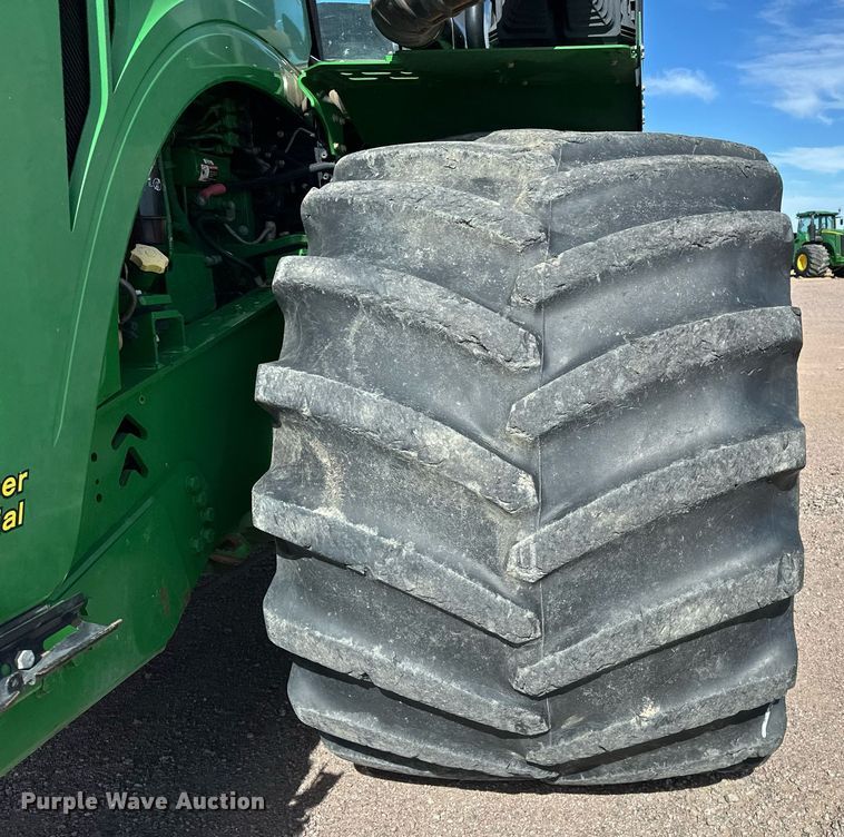 image for item EH0249 2018 John Deere 9470R Scraper Special 4WD tractor