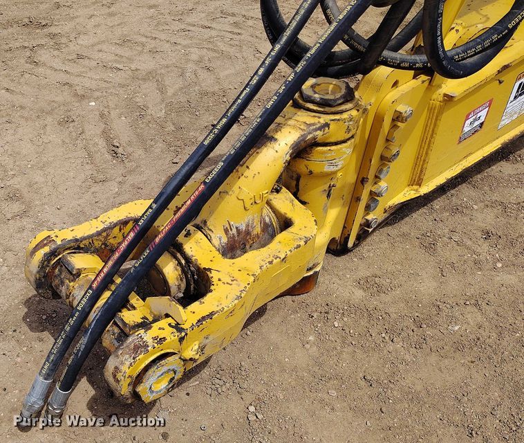 image for item EH0250 2018 John Deere 2010E scraper