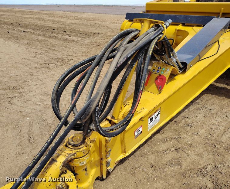 image for item EH0250 2018 John Deere 2010E scraper