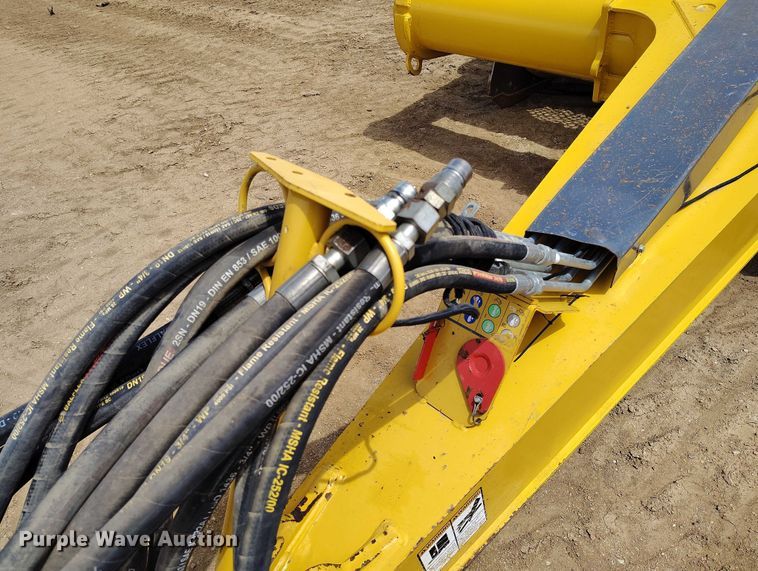 image for item EH0250 2018 John Deere 2010E scraper