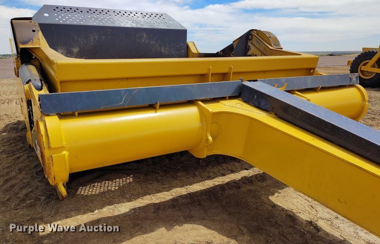 image for item EH0250 2018 John Deere 2010E scraper