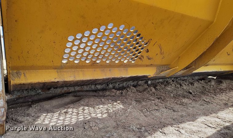 image for item EH0250 2018 John Deere 2010E scraper