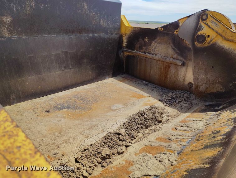 image for item EH0250 2018 John Deere 2010E scraper