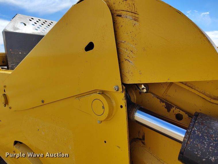 image for item EH0250 2018 John Deere 2010E scraper