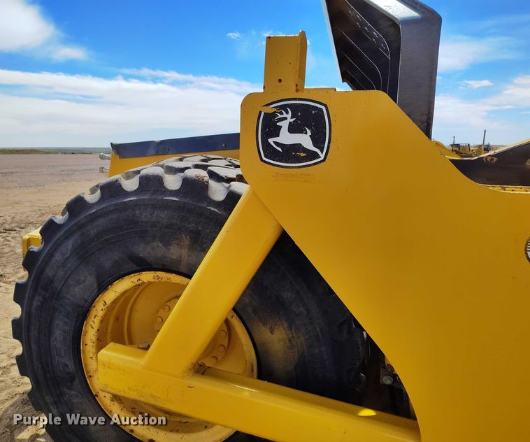 image for item EH0250 2018 John Deere 2010E scraper