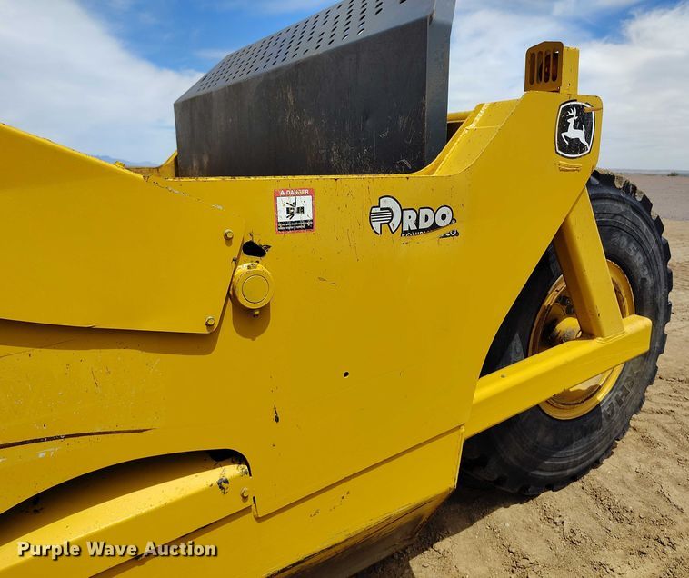 image for item EH0250 2018 John Deere 2010E scraper