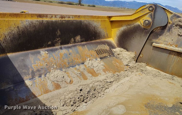 image for item EH0250 2018 John Deere 2010E scraper