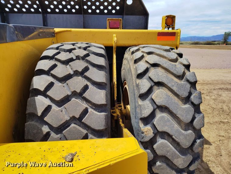 image for item EH0250 2018 John Deere 2010E scraper