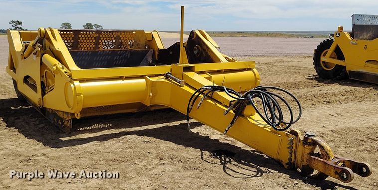 image for item EH0251 2008 John Deere 1810E scraper