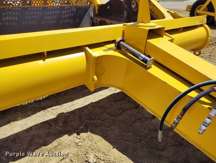 image for item EH0251 2008 John Deere 1810E scraper