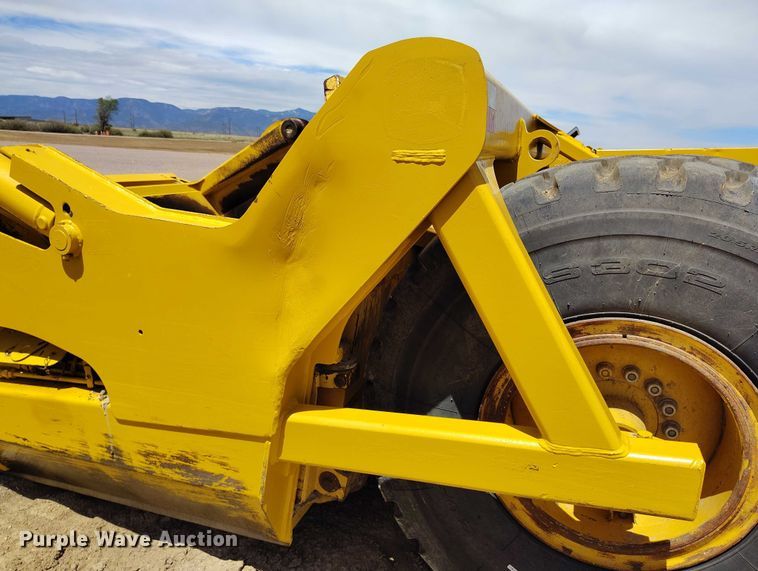 image for item EH0251 2008 John Deere 1810E scraper