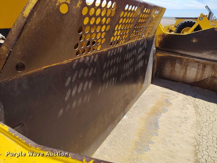 image for item EH0251 2008 John Deere 1810E scraper