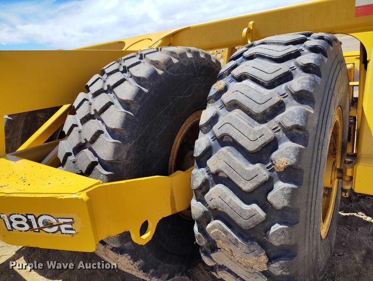 image for item EH0251 2008 John Deere 1810E scraper