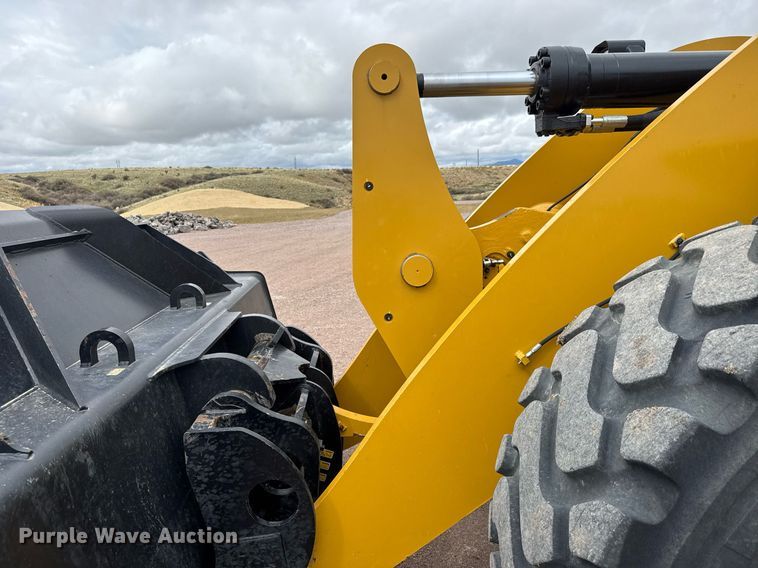 image for item EH0252 2023 Caterpillar 950M wheel loader