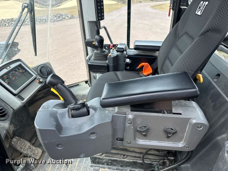 image for item EH0252 2023 Caterpillar 950M wheel loader