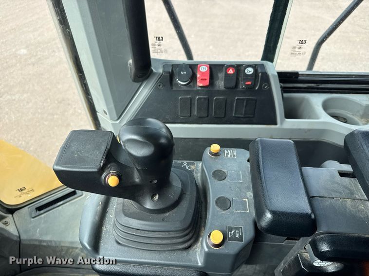 image for item EH0252 2023 Caterpillar 950M wheel loader