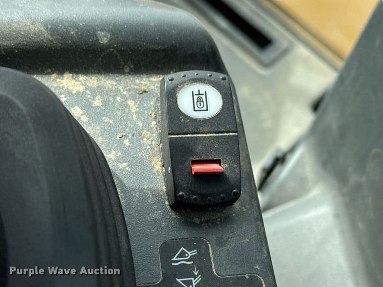 image for item EH0252 2023 Caterpillar 950M wheel loader