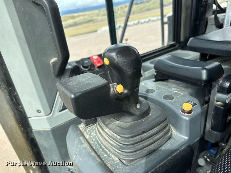 image for item EH0252 2023 Caterpillar 950M wheel loader