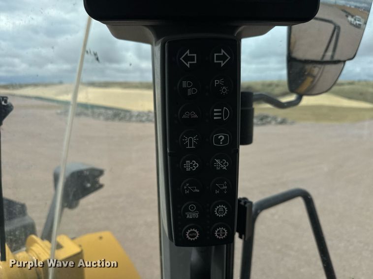 image for item EH0252 2023 Caterpillar 950M wheel loader