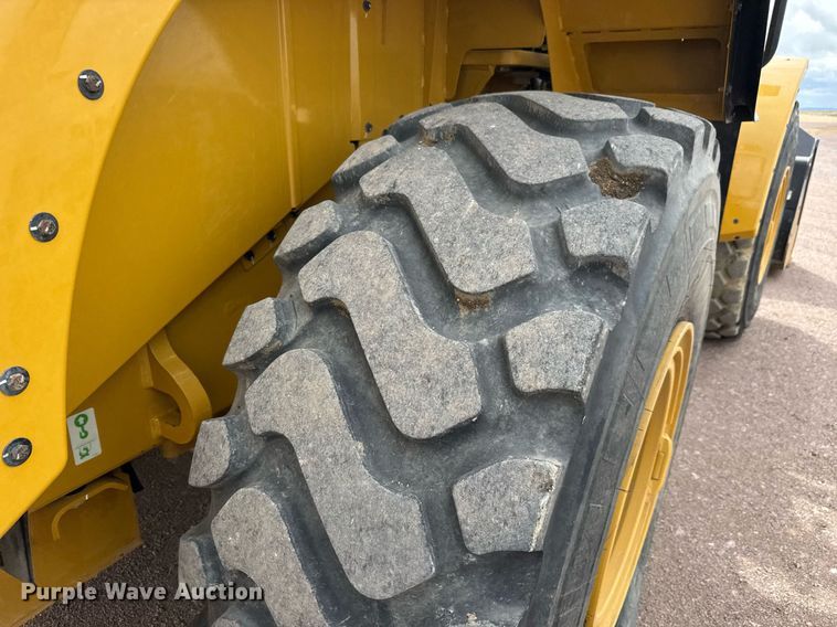 image for item EH0252 2023 Caterpillar 950M wheel loader