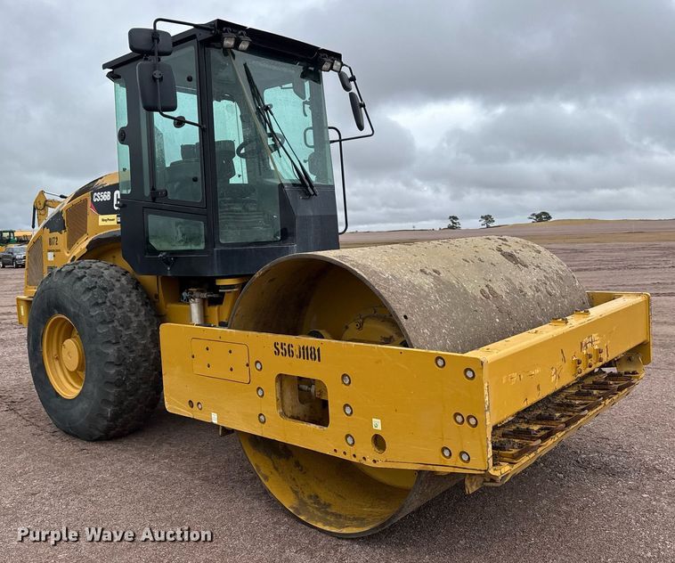 image for item EH0253 2019 Caterpillar CS56B single drum vibratory roller