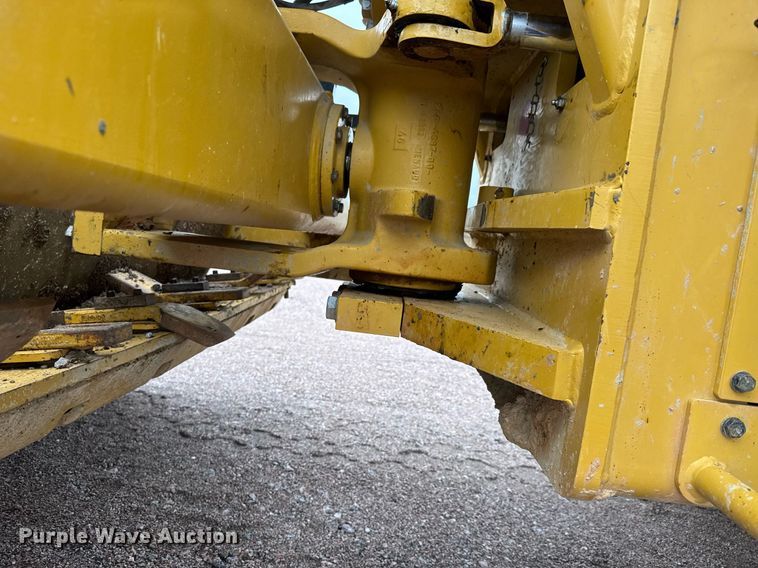 image for item EH0253 2019 Caterpillar CS56B single drum vibratory roller