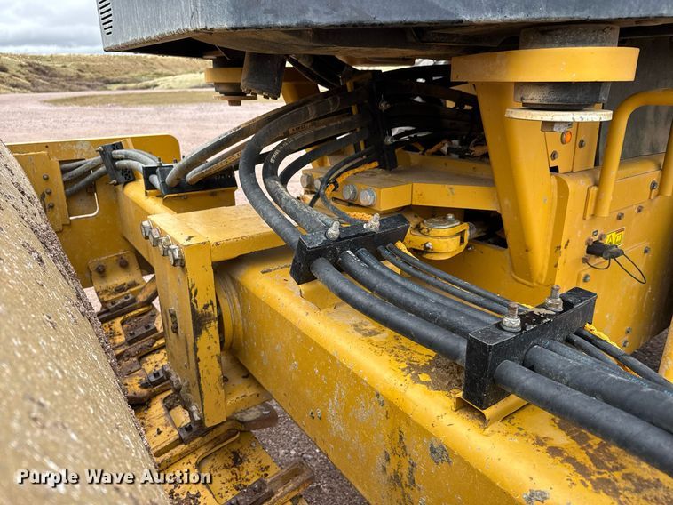 image for item EH0253 2019 Caterpillar CS56B single drum vibratory roller