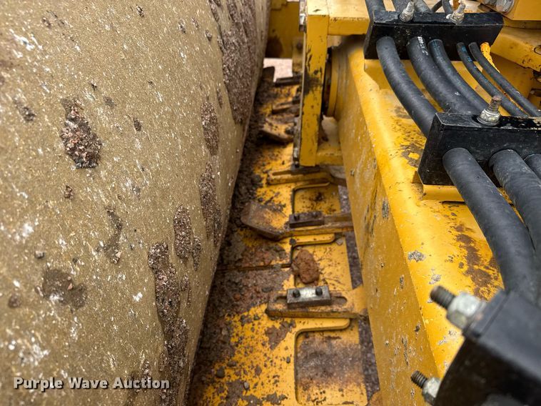 image for item EH0253 2019 Caterpillar CS56B single drum vibratory roller