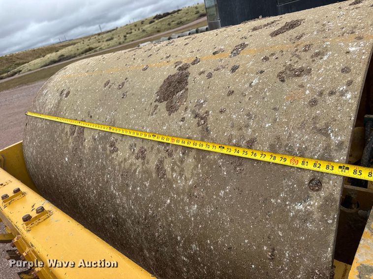 image for item EH0253 2019 Caterpillar CS56B single drum vibratory roller