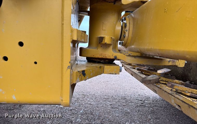 image for item EH0253 2019 Caterpillar CS56B single drum vibratory roller