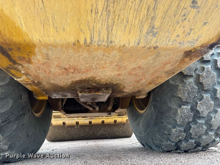 image for item EH0253 2019 Caterpillar CS56B single drum vibratory roller