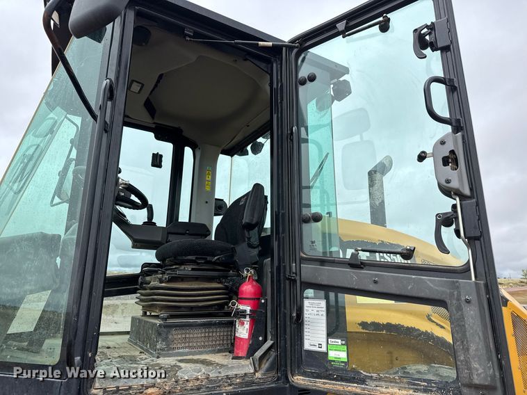 image for item EH0253 2019 Caterpillar CS56B single drum vibratory roller