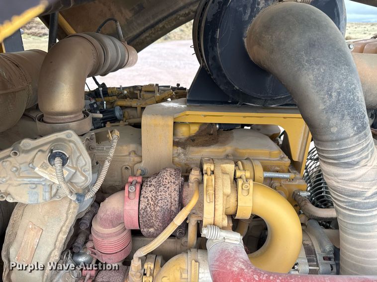 image for item EH0253 2019 Caterpillar CS56B single drum vibratory roller