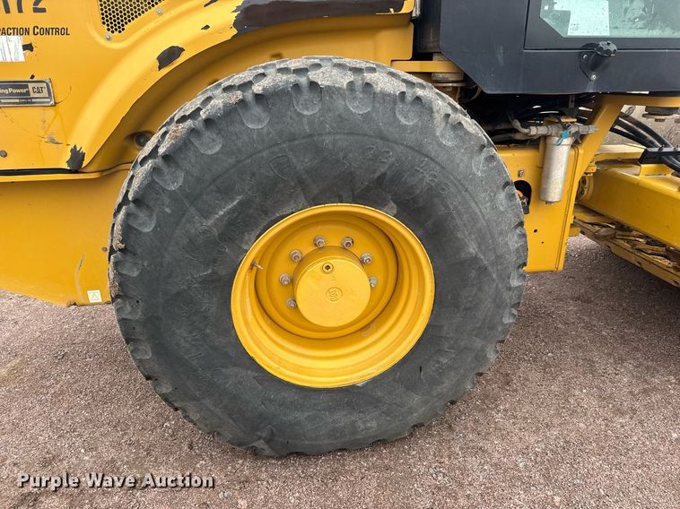 image for item EH0253 2019 Caterpillar CS56B single drum vibratory roller