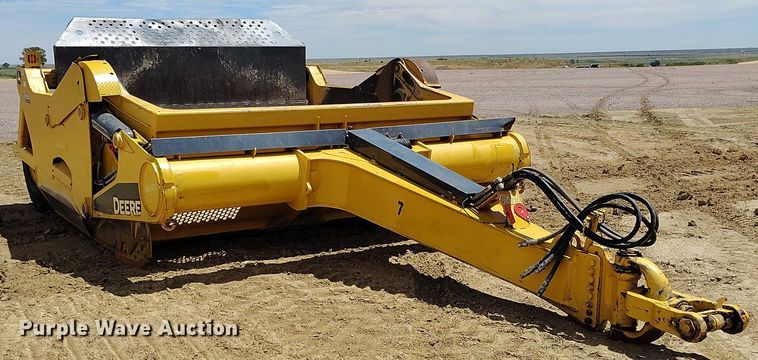 image for item EH0256 2018 John Deere 2010E scraper