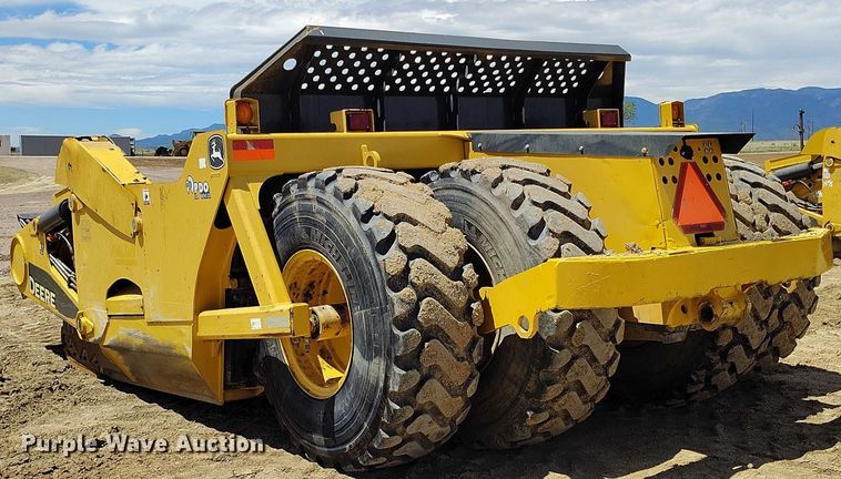 image for item EH0256 2018 John Deere 2010E scraper