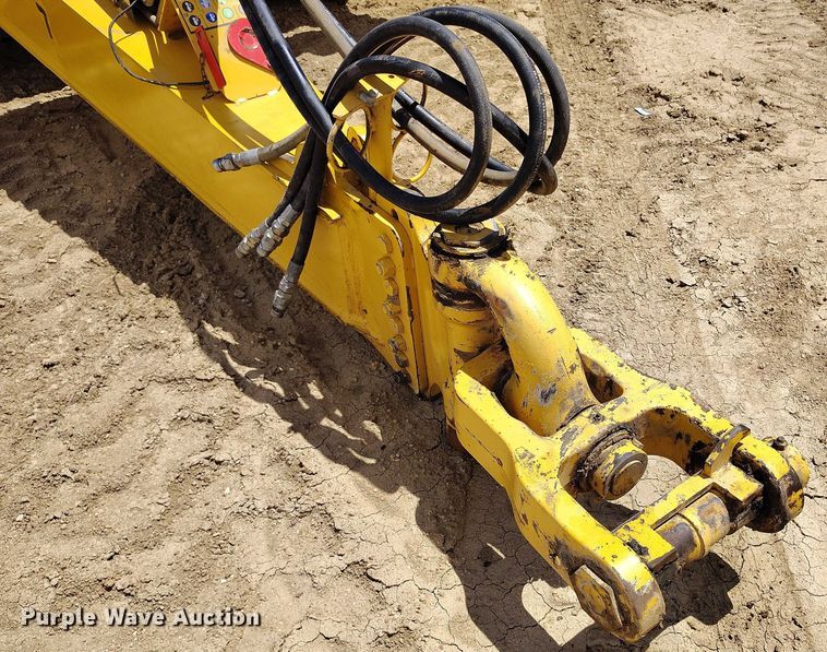 image for item EH0256 2018 John Deere 2010E scraper