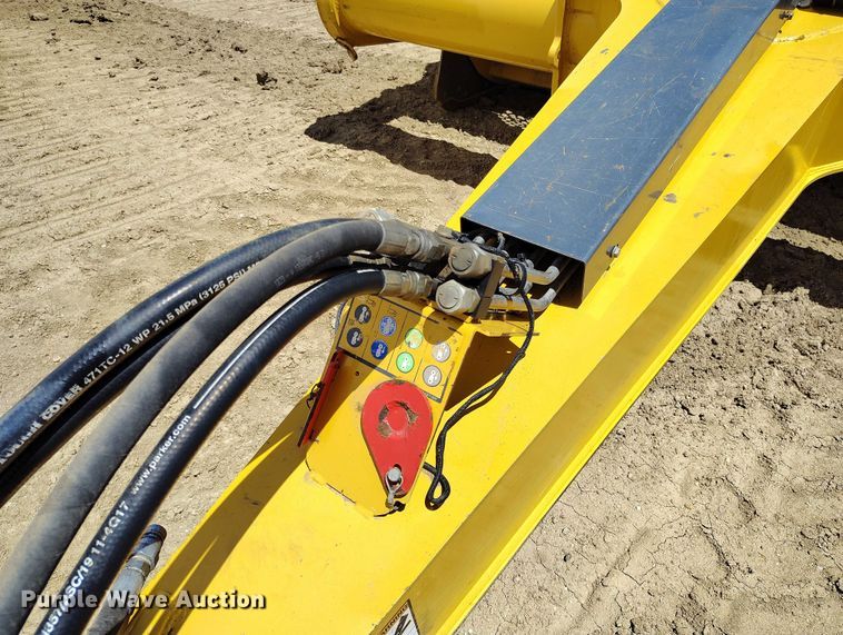 image for item EH0256 2018 John Deere 2010E scraper