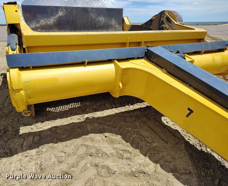 image for item EH0256 2018 John Deere 2010E scraper