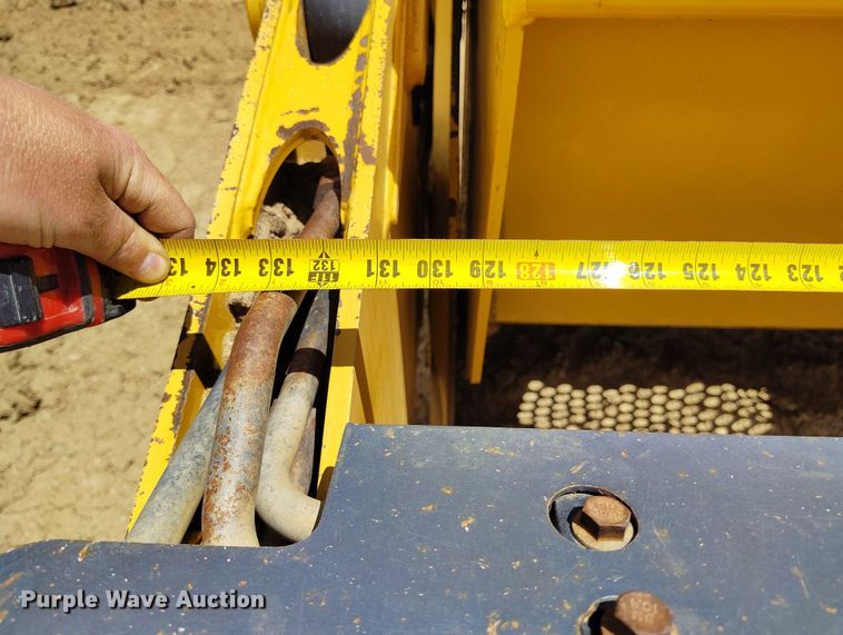 image for item EH0256 2018 John Deere 2010E scraper